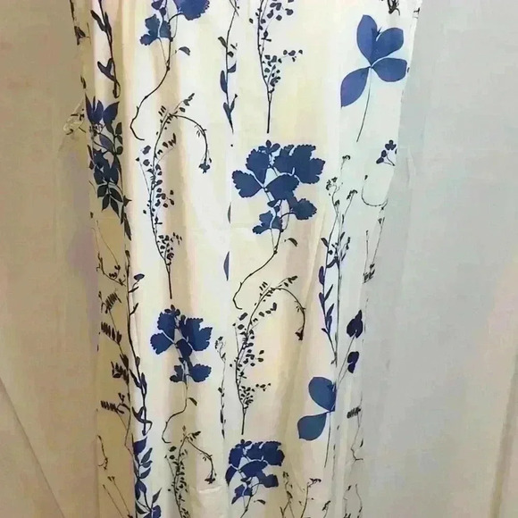 NWOT - Duefe Blue & White Flowered Sheath Dress (2X) - Picture 3 of 5